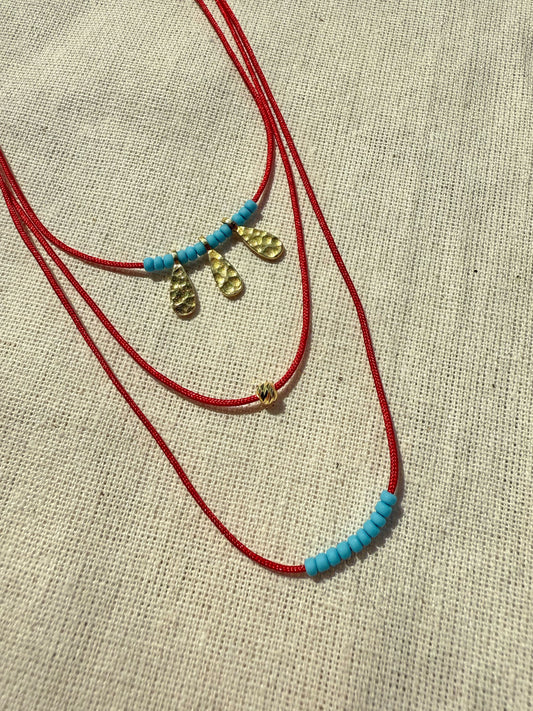 Kırmızı İpli Mavi Boncuk Detaylı Damla Kolye / 925 Ayar Gümüş