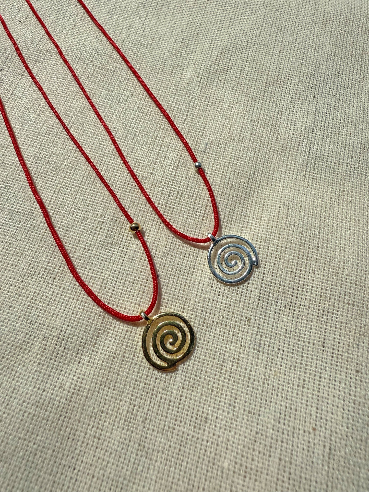 Kırmızı İpli Spiral Kolye / 925 Ayar Gümüş