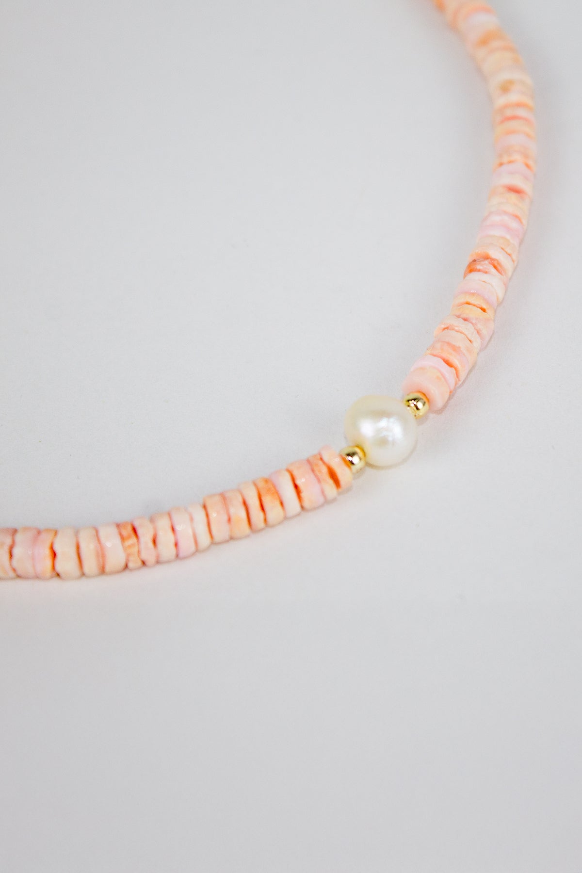 İnci Detaylı Varasit Turuncu Kolye - The Leia