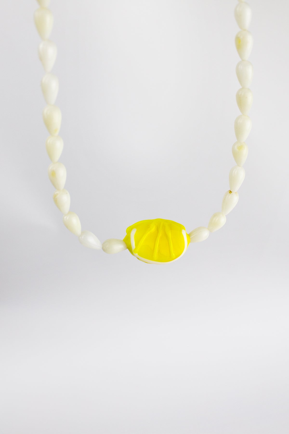 Limon Murano Beyaz Mercan Kolye - The Leia
