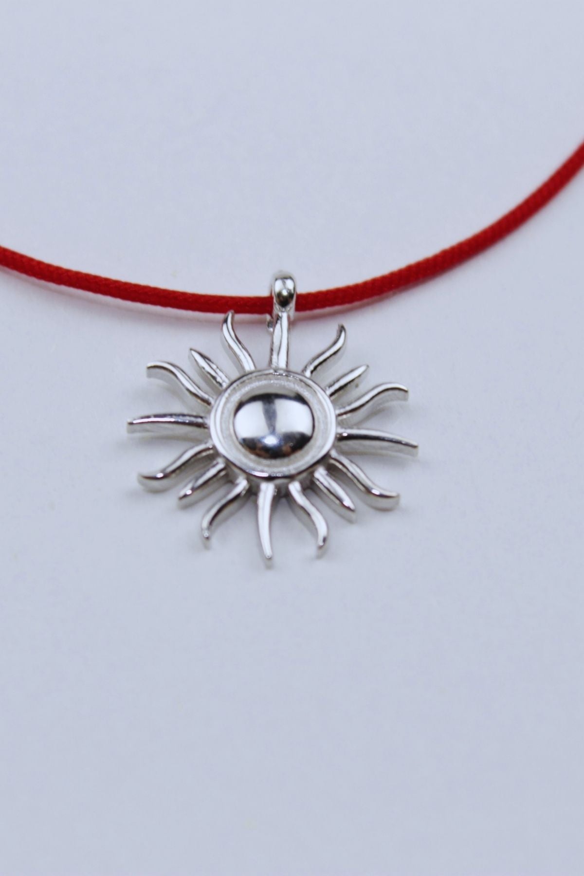 Kırmızı İpli Mini Güneş Kolye / 925 Ayar Gümüş