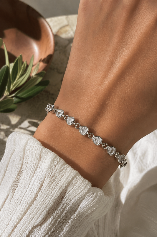 Beyaz Taşlı Kalp Bileklik / 925 Ayar Gümüş