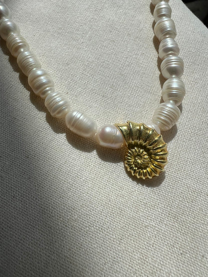 Deniz Kabuğu Detaylı İnci Kolye / 925 Ayar Gümüş