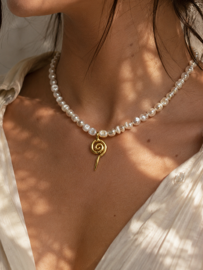 Mavi Spiral Detaylı İnci Kolye - Gold / 925 Ayar Gümüş